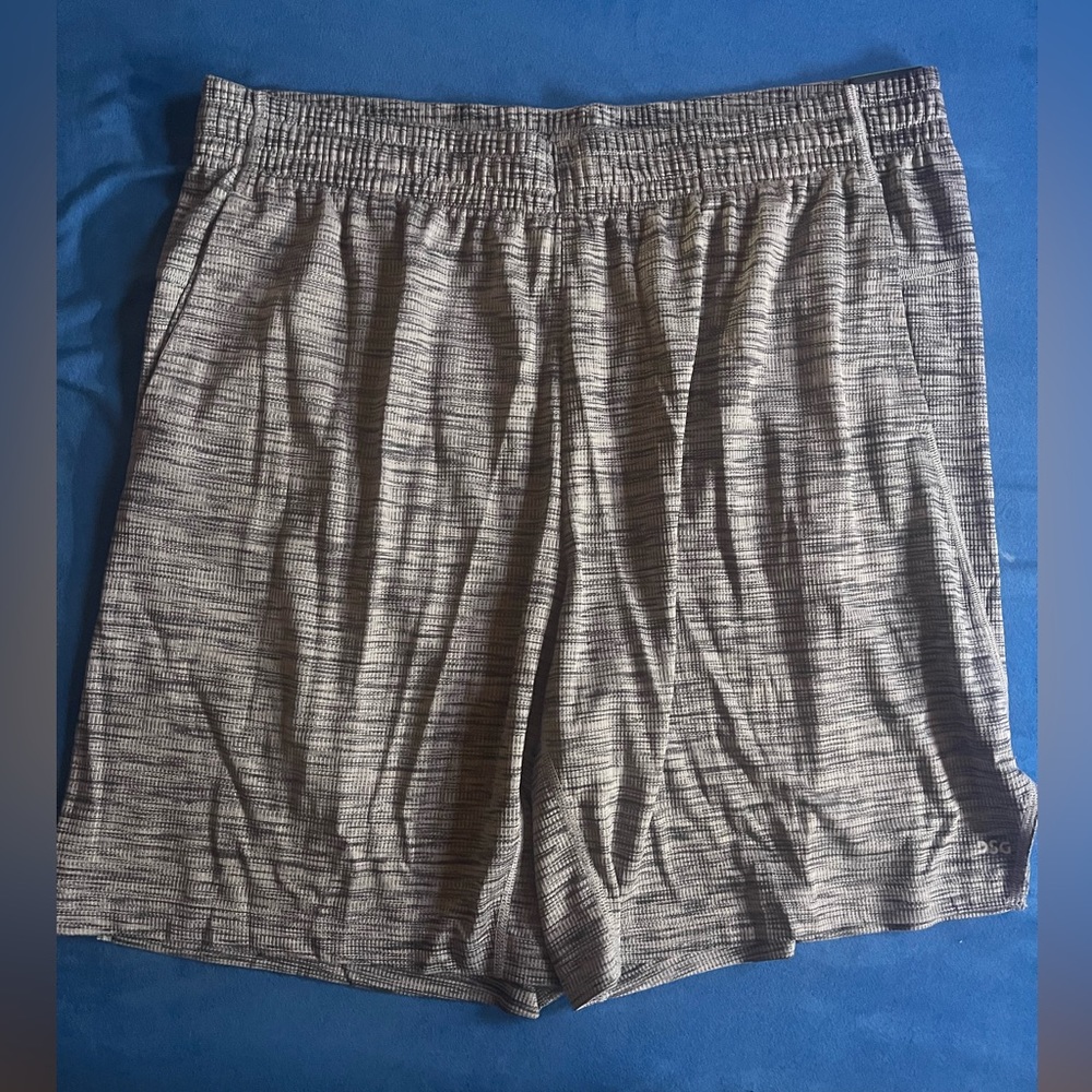 DSG MENS SHORTS NWT